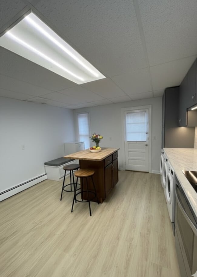 Building Photo - 265 East Ave