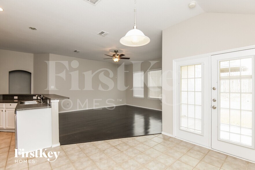 Building Photo - 10408 Bradshaw Dr