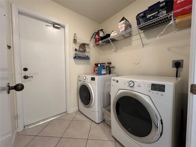 Building Photo - 3809 Eagle Ct