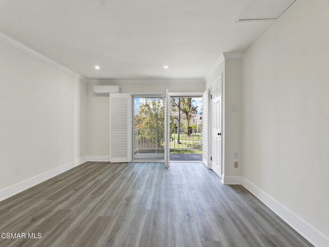 Building Photo - 3811 Lake Harbor Ln