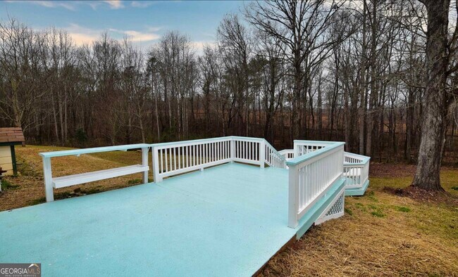 Building Photo - 105 Redwood Dr