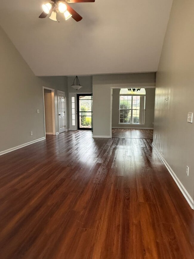 Building Photo - HOME FOR LEASE 4 BR 2 BATH RANCHSTYLE  SPLIT FLOOR PLAN AND OPEN  LARGE  FENCED BACKYARD  CONVENI...