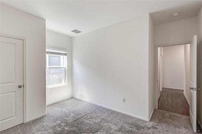 Building Photo - 7420 Tonka Ln