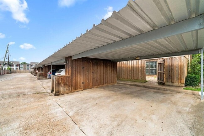 Building Photo - 6653 Wanda Ln