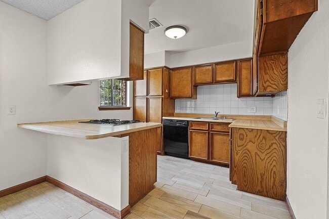 Building Photo - 3219 Mountain Ridge Dr