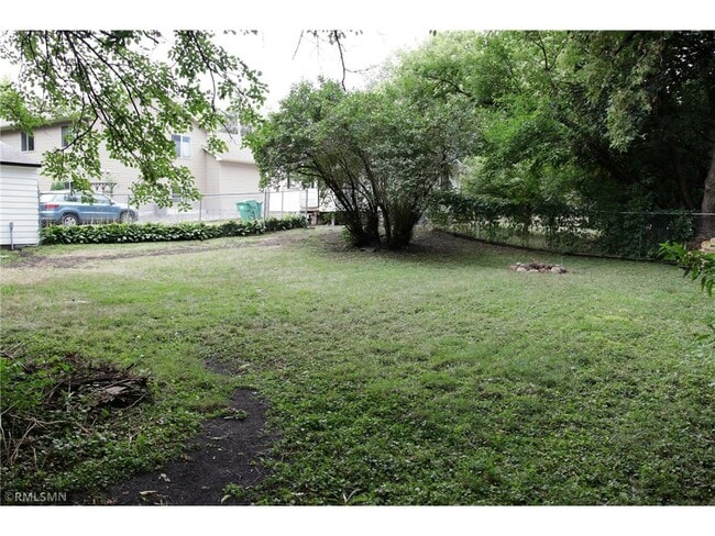 Building Photo - 3136 Douglas Dr N