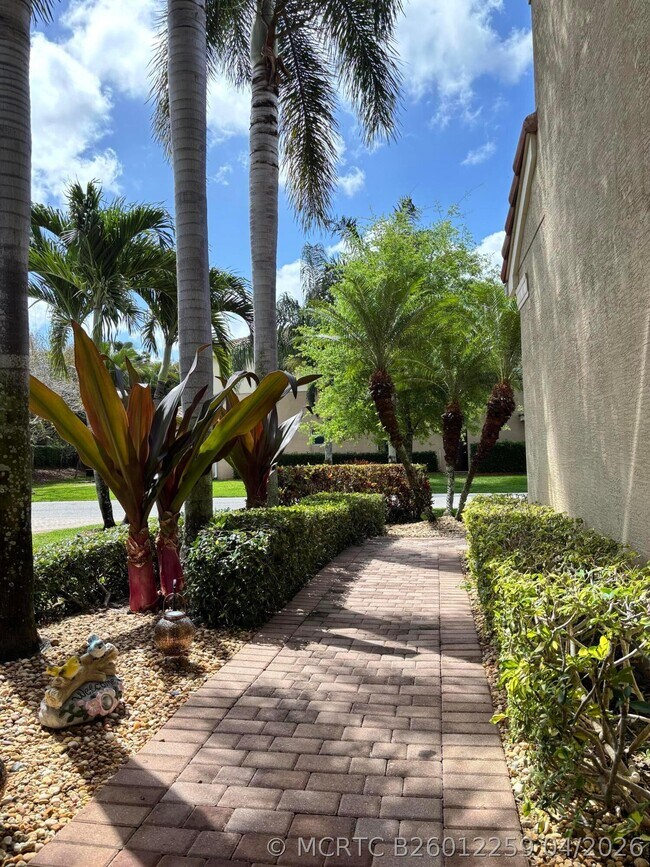 Building Photo - 8219 Calabria Lakes Drive
