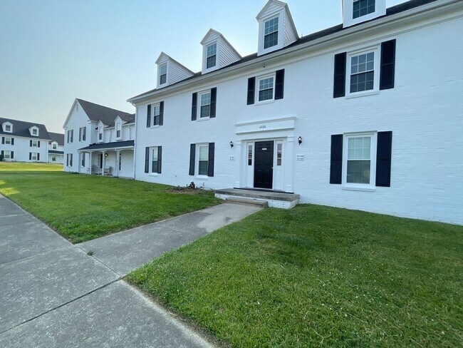 Building Photo - 6491 Carefree Ln