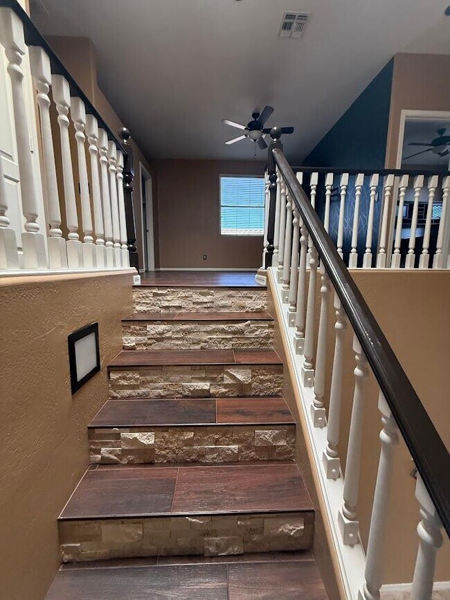 Building Photo - 6602 W Molly Ln