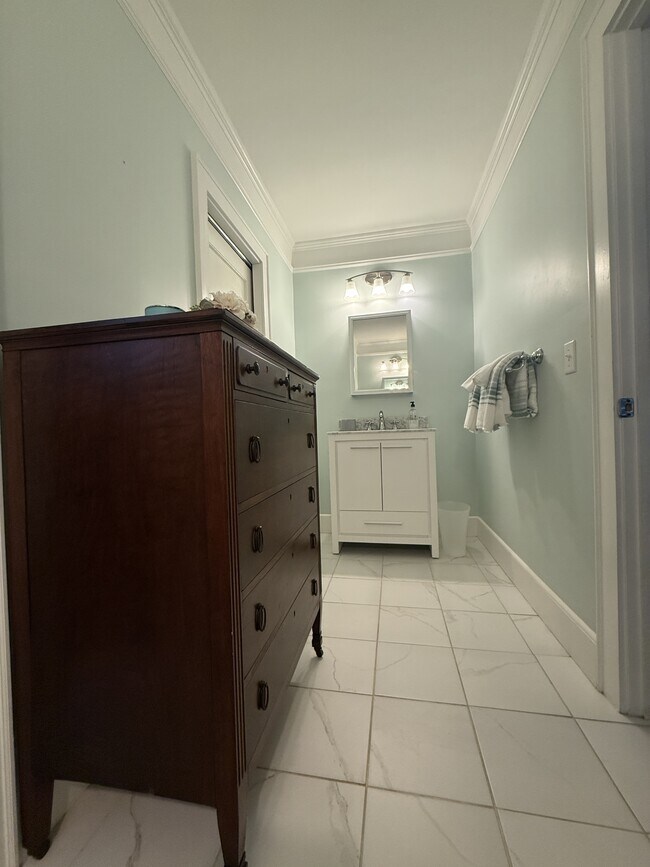 Building Photo - 2105 North St