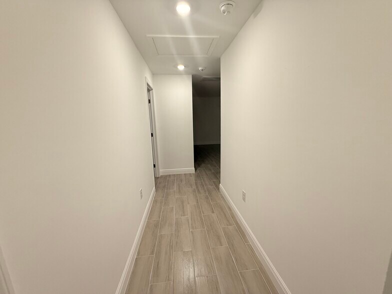 Building Photo - 2156 Edison Ave