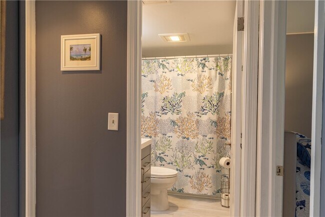 Building Photo - 4141 Ocean Dr