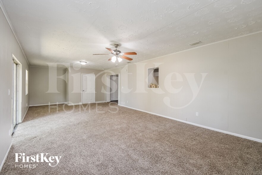 Building Photo - 4476 Jade Dr W