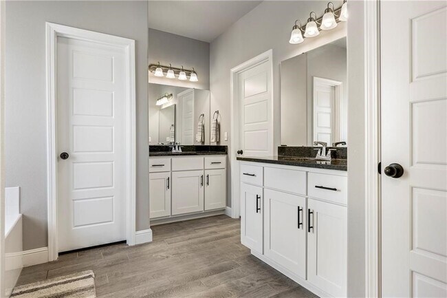 Building Photo - 2041 Tallgrass Ter