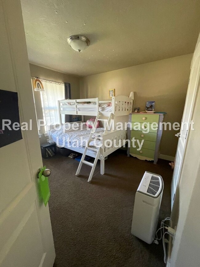 Building Photo - 6 bedroom home in Lehi