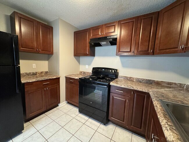 Building Photo - 3594 Almar Rd