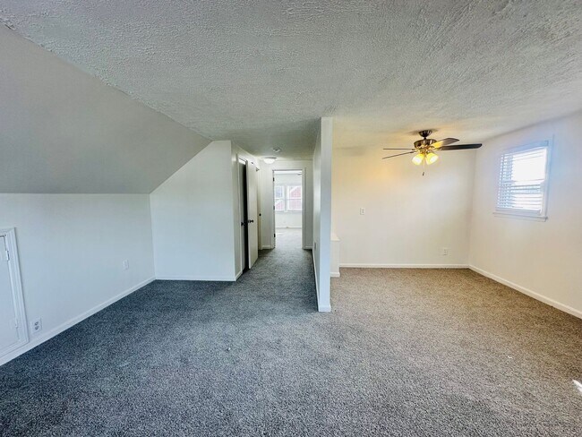 Building Photo - Spacious and stylish home in a prime Louisville location!