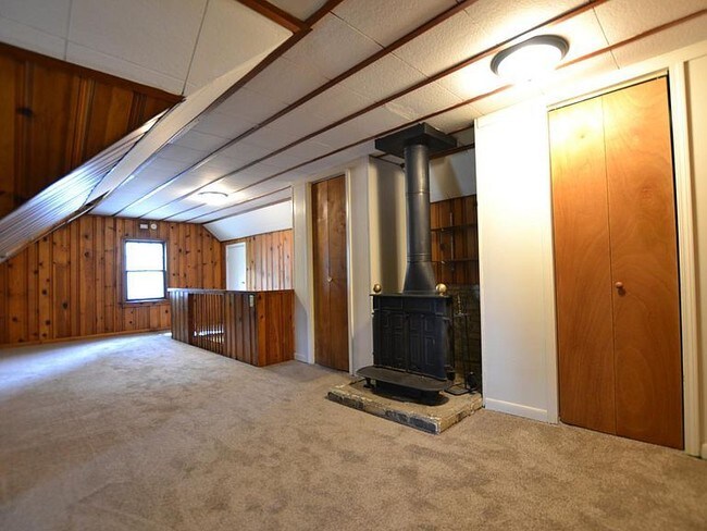 Building Photo - 719 Cowles Ave