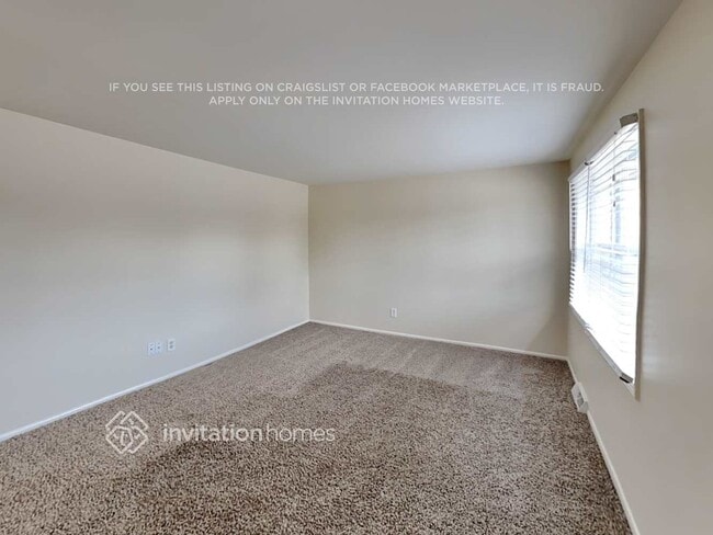 Building Photo - 334 E Center St