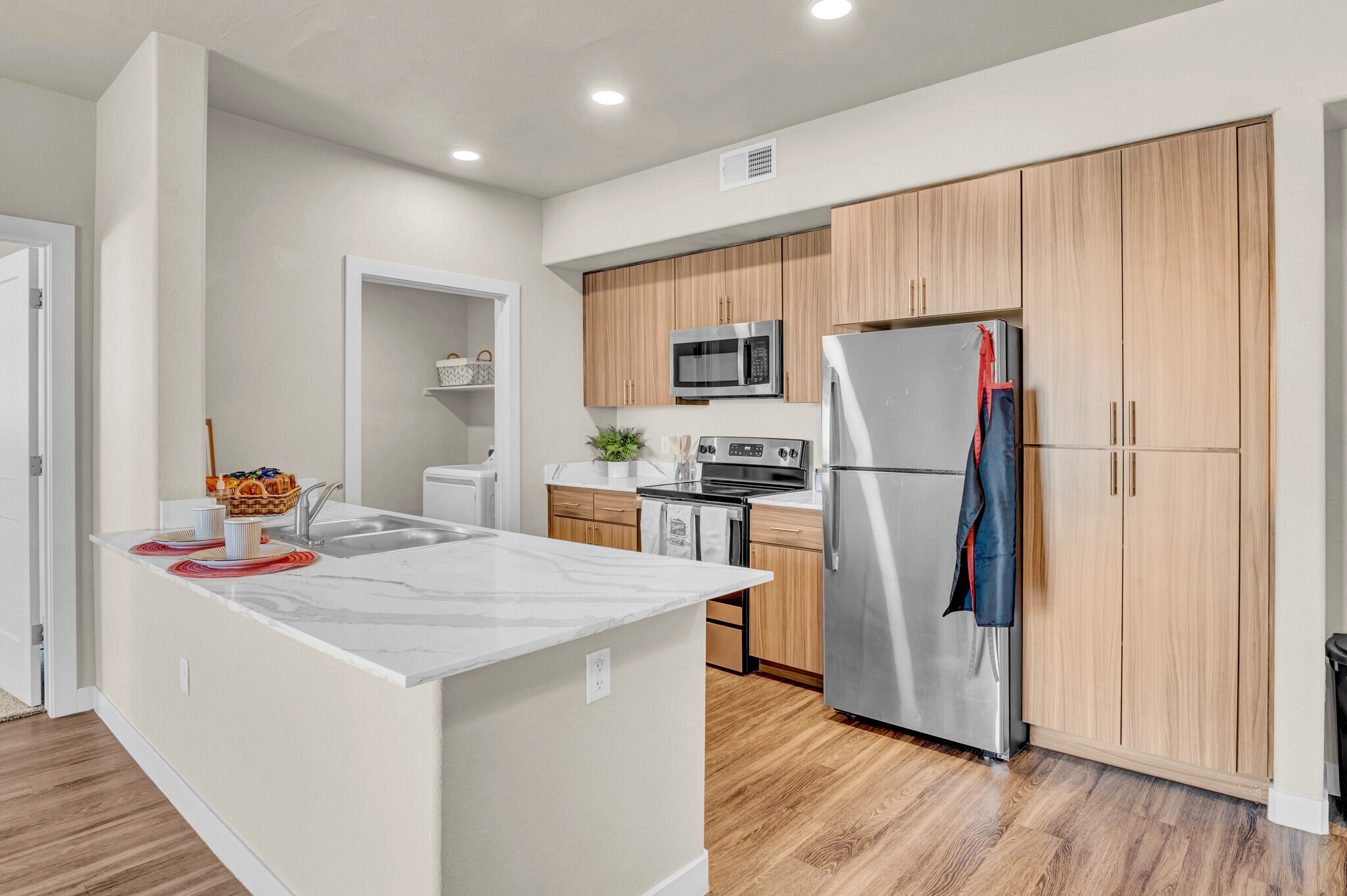 Building Photo - 1980 E Broadway Rd