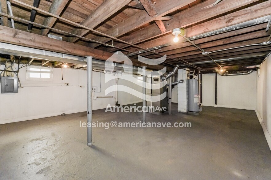 Building Photo - 1930 Loxley Rd