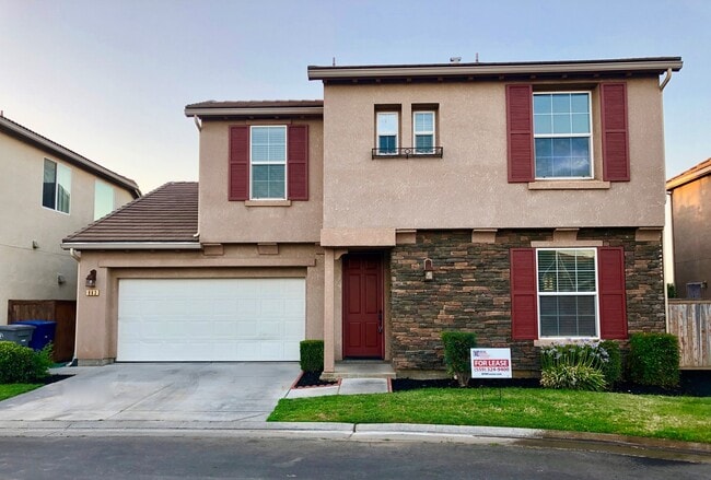 Primary Photo - $2,695 Shepherd & Clovis, 3 Bed +Loft, Bea...