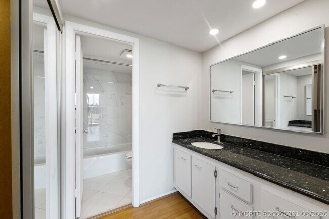 Building Photo - 3800 N Hills Dr