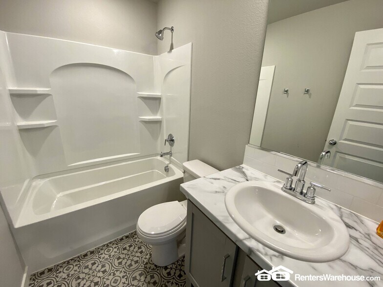 Building Photo - 508 Bobcat Ct