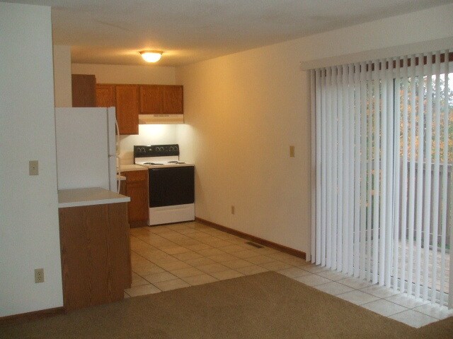 Kitchen Patio - 3 N Montague Ave