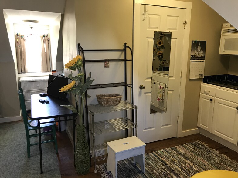 bathroom is off the kitchen - 540 E Taylor St