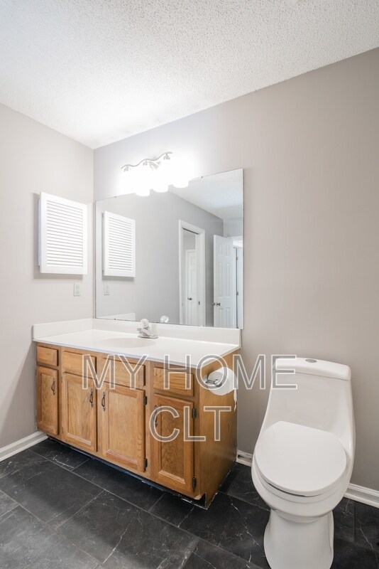 Building Photo - 8117 Tremaine Ct