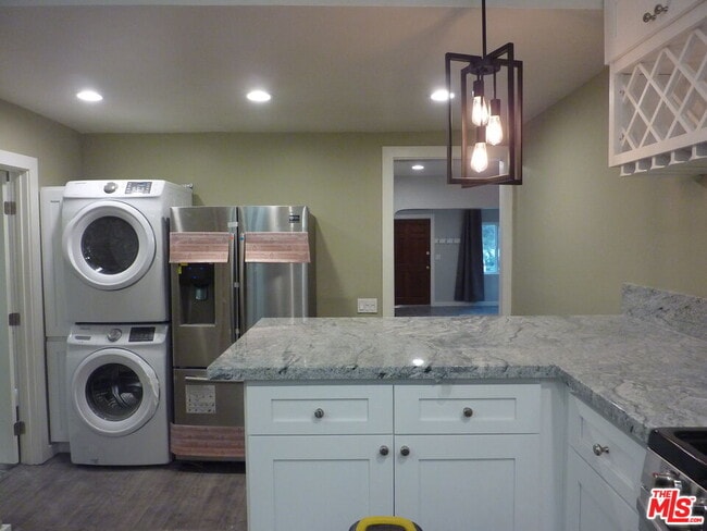 Building Photo - 375 N Avenue 52