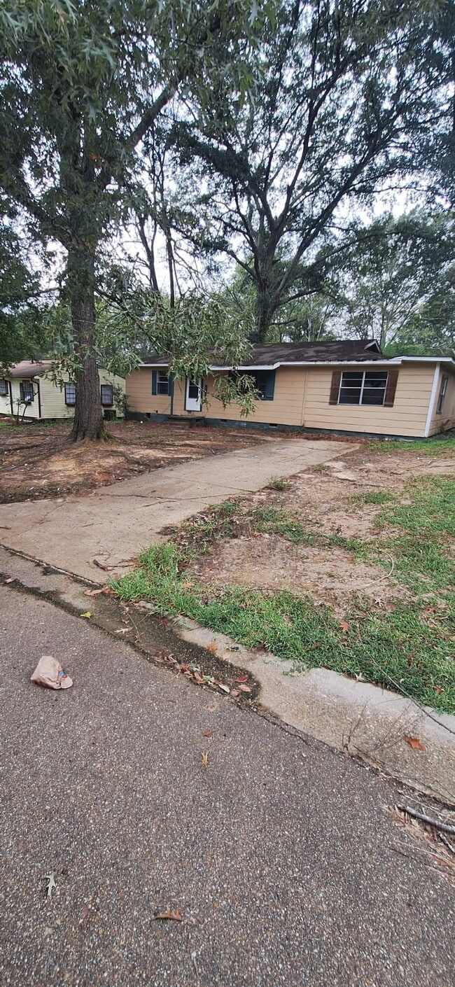 Primary Photo - 3021 Woodview Dr