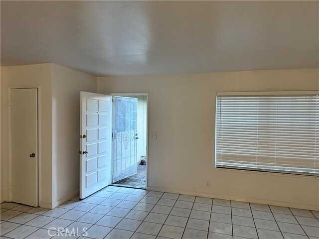 Building Photo - 234 Sagamore St N