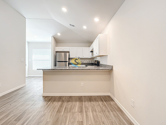 Building Photo - 11048 Reims Ave