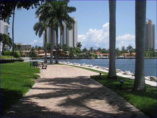 Building Photo - 3530 Mystic Pointe Dr