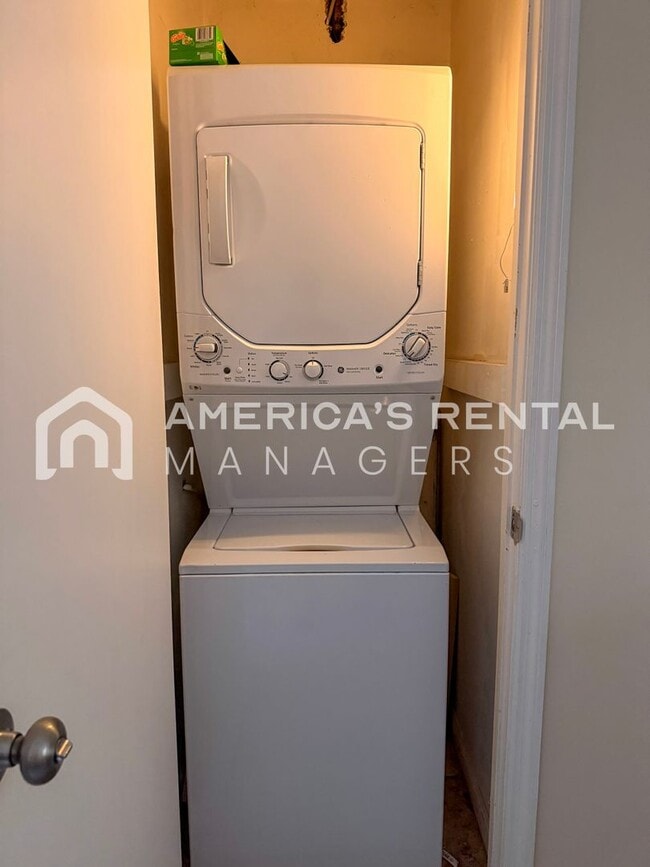 Building Photo - Fantastic 1 Bedroom, 1 Bath Condo for Rent...