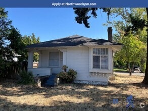 Building Photo - Charming 2 Bedroom 2 Bathroom Home