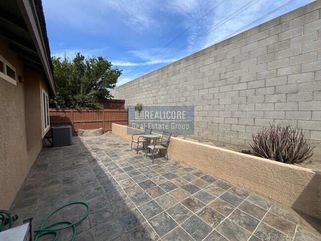 Building Photo - 14786 Shadow Dr