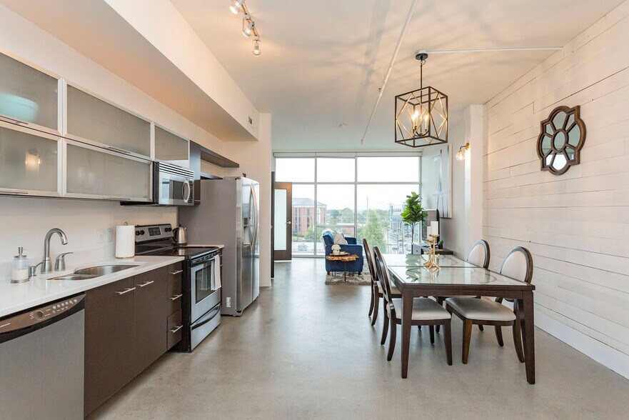 Building Photo - 2115 Yeaman Pl