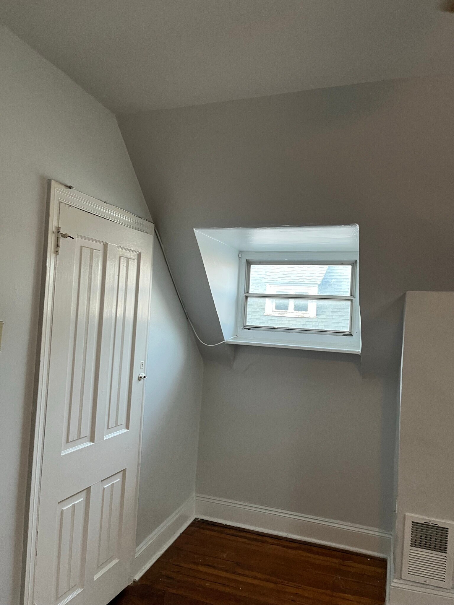 primary bedrm 3rd - 263 West Rittenhouse Street