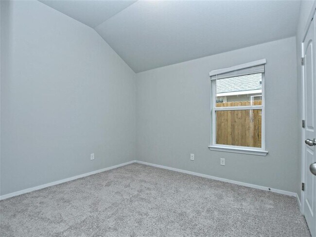 Building Photo - 210 Trailside Ln