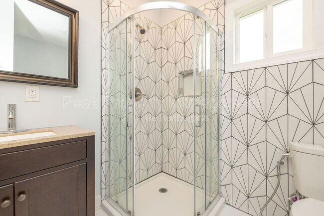 Building Photo - 2615 North Ave