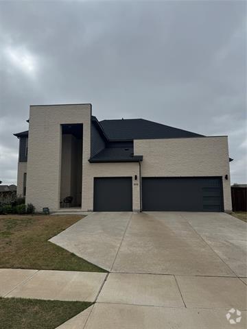 Building Photo - 9709 Summit Hills Dr