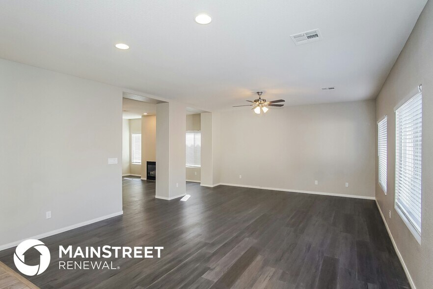 Building Photo - 4361 Cottontail Ln