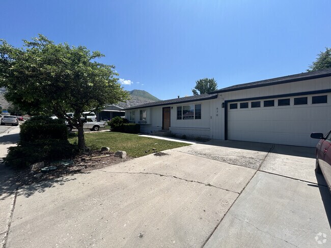 Building Photo - 670 Cherry Hill Dr