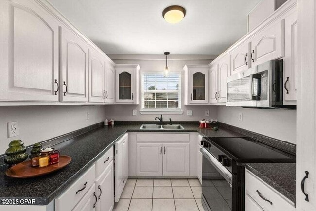 Building Photo - 9110 Sunshine Dr