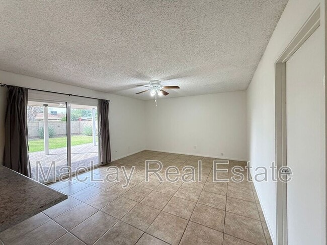 Building Photo - 2535 E Maryland Dr