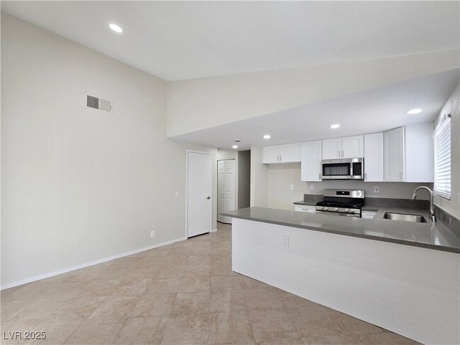 Building Photo - 908 Coral Isle Way
