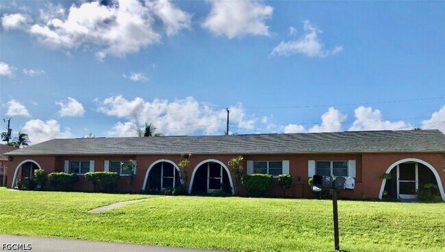 Building Photo - 704 SE 46th Ln
